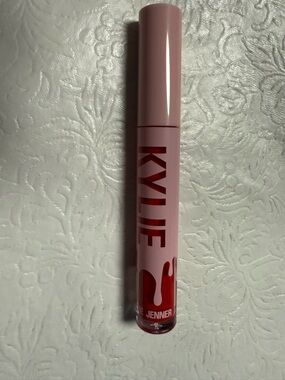Kylie Cosmetics Liquid Lipstick in red